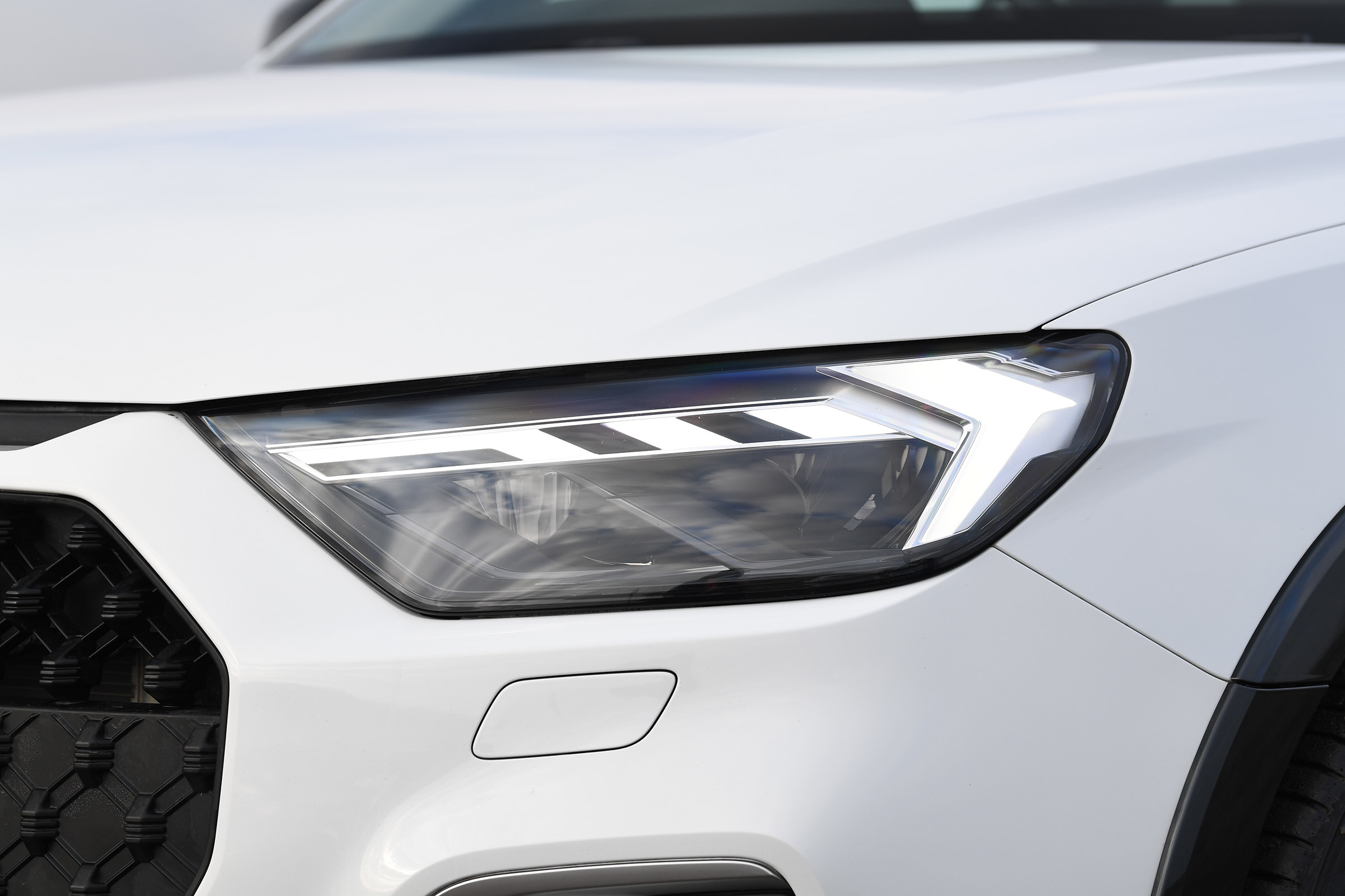 Audi A1 Citycarver - front lights