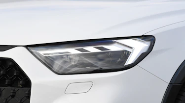 Audi A1 Citycarver - front lights