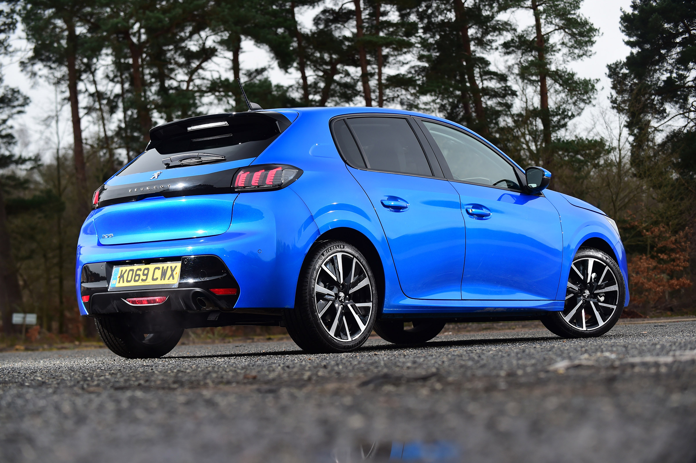 Peugeot 208 - rear static