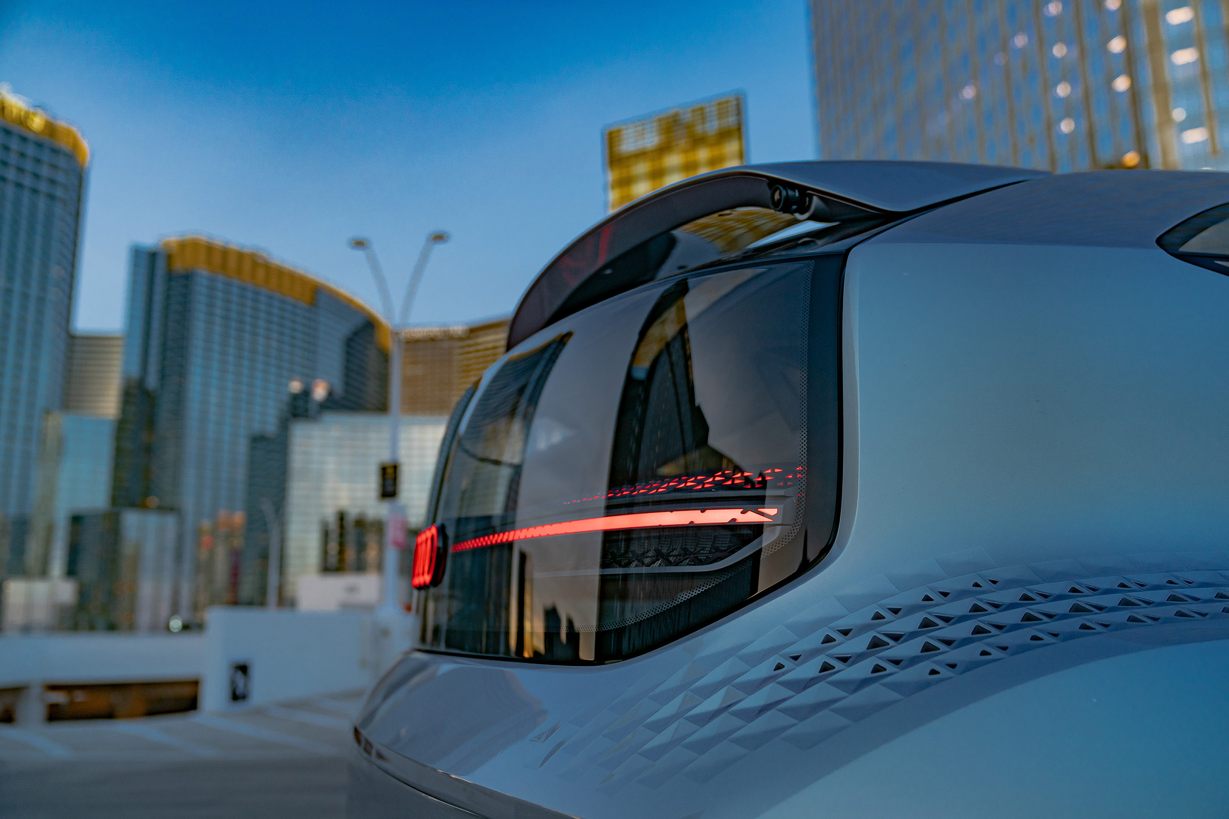 Audi AI:ME concept - rear light