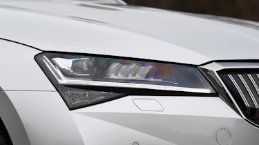 Skoda Superb iV Estate - front light