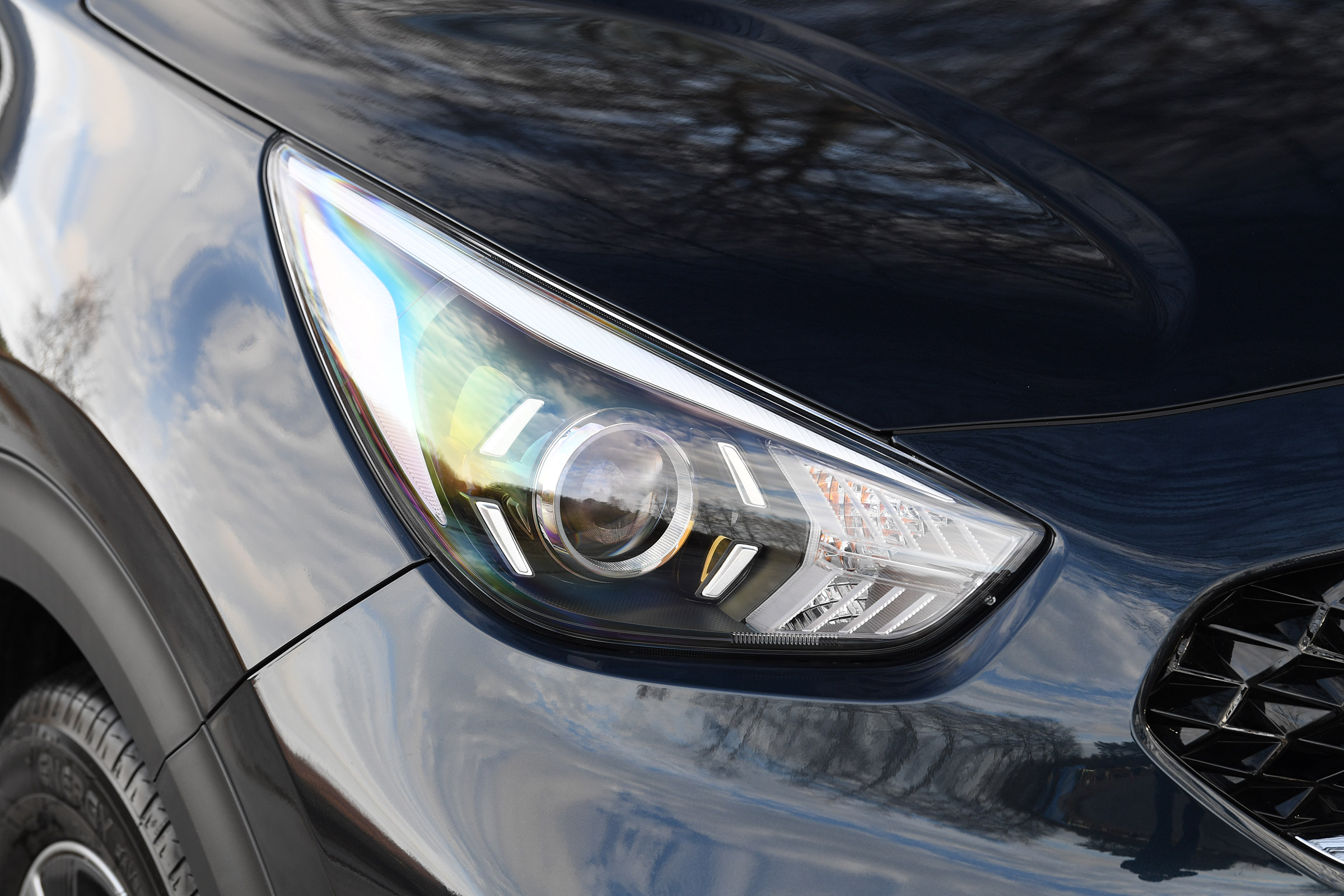 Kia Niro PHEV - front light