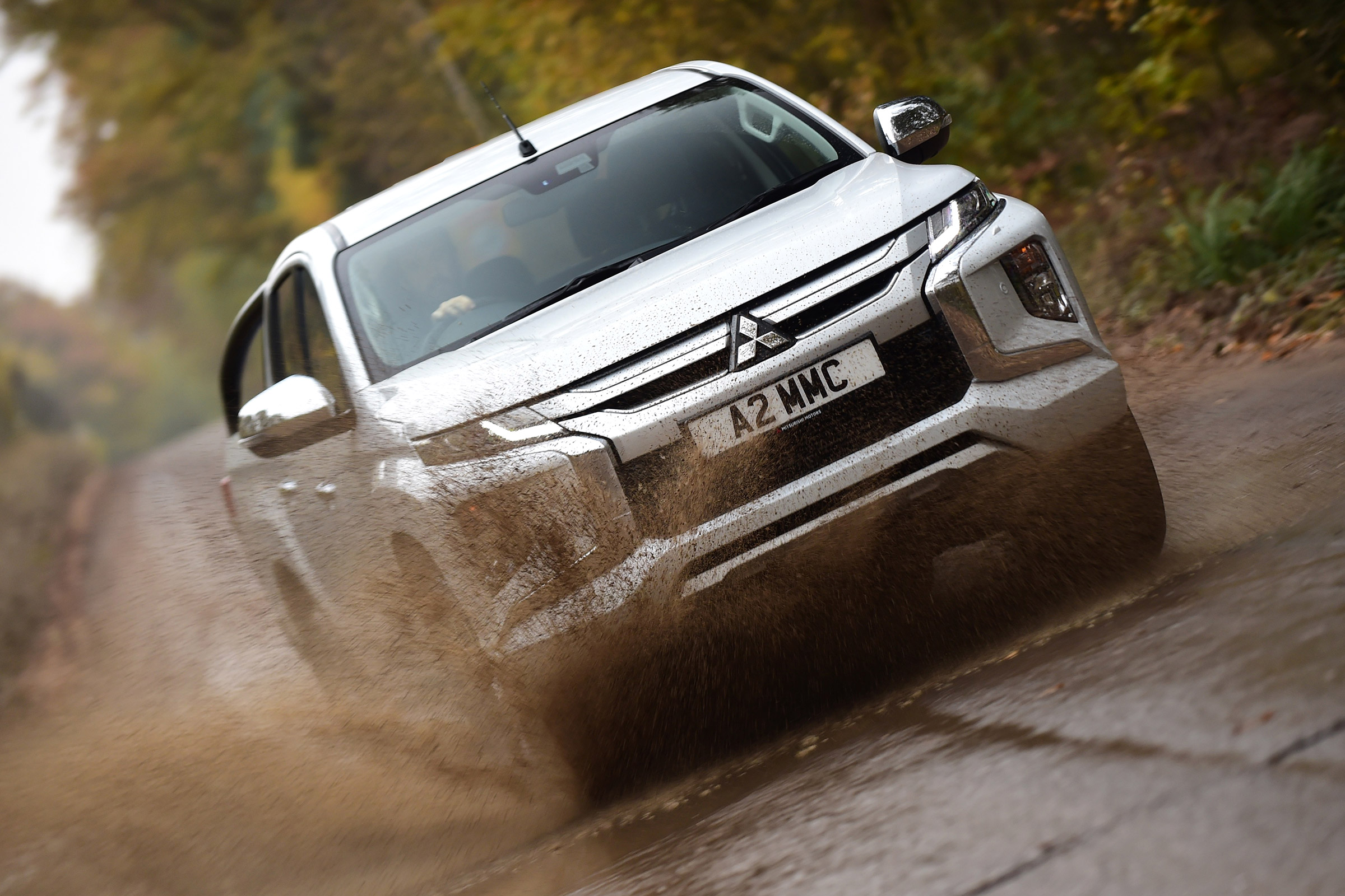 Mitsubishi L200 - front off-road