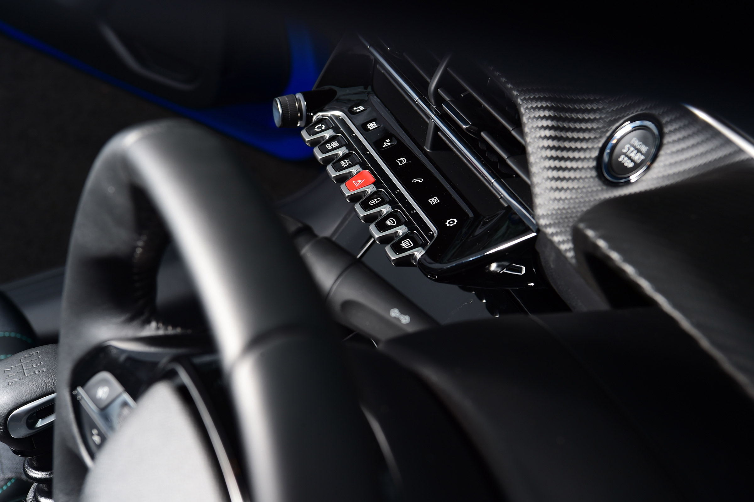 Peugeot 208 - buttons