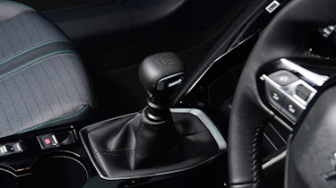 Peugeot 208 - transmission