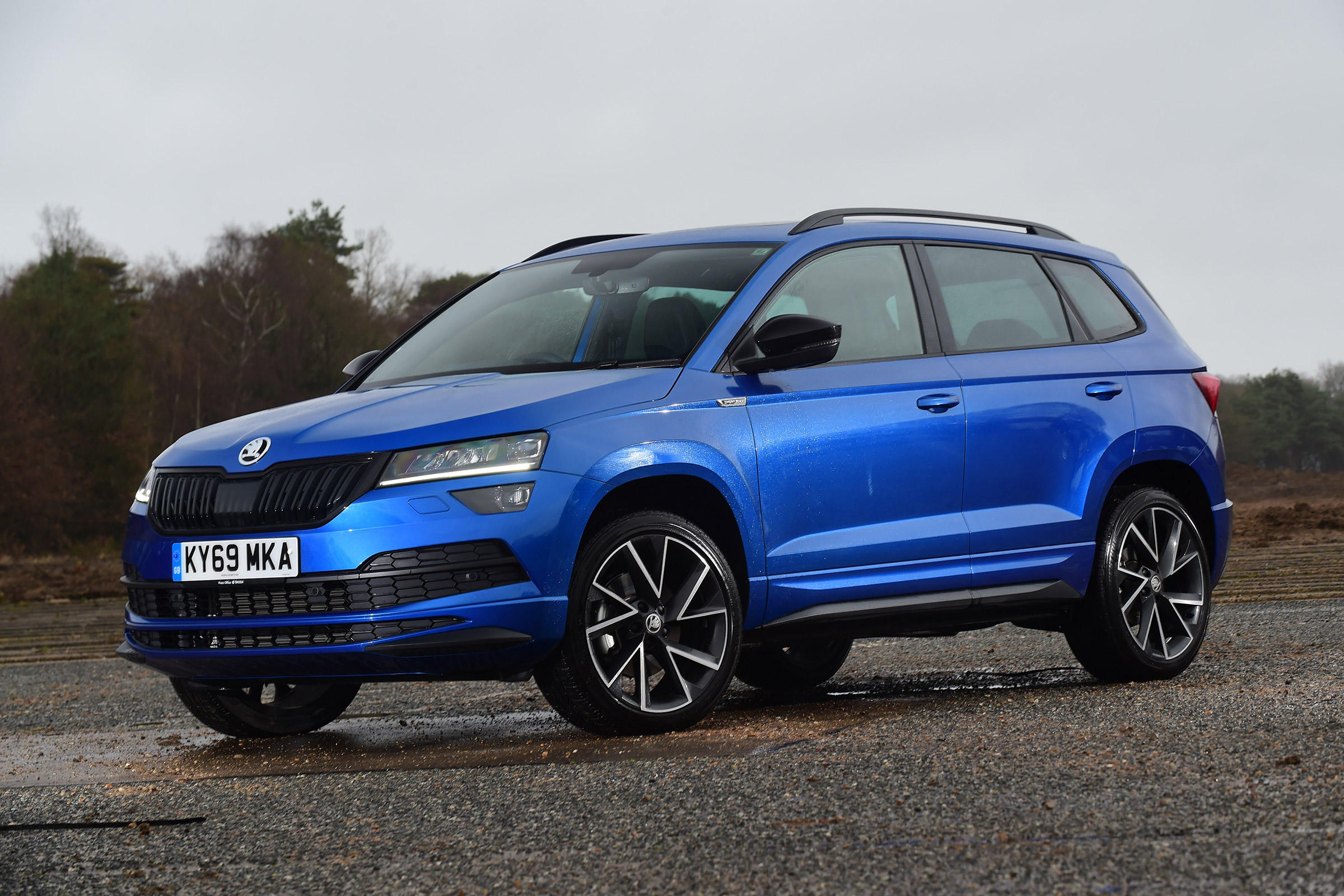 Skoda Karoq - front static
