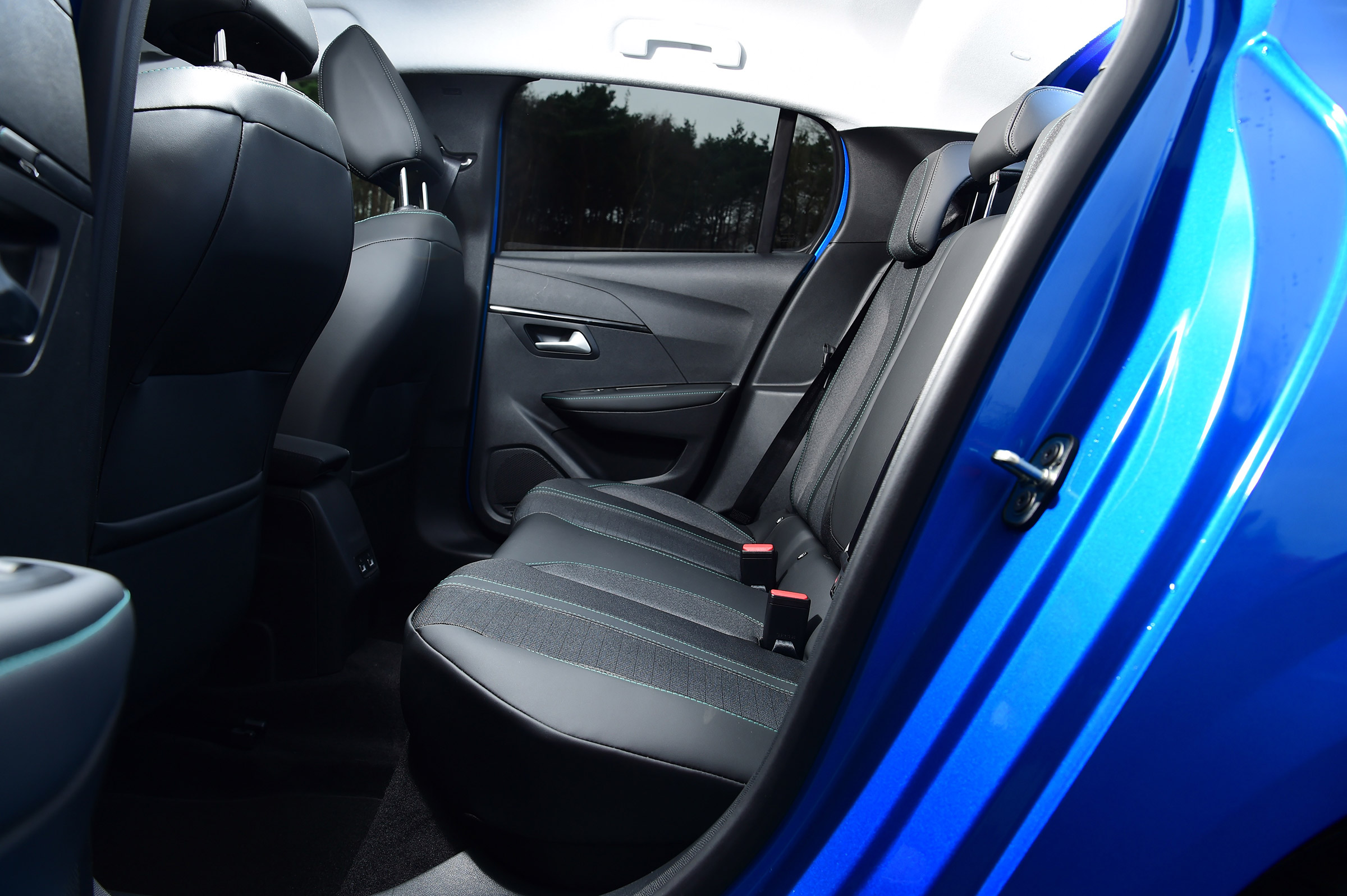 Peugeot 208 - rear seats