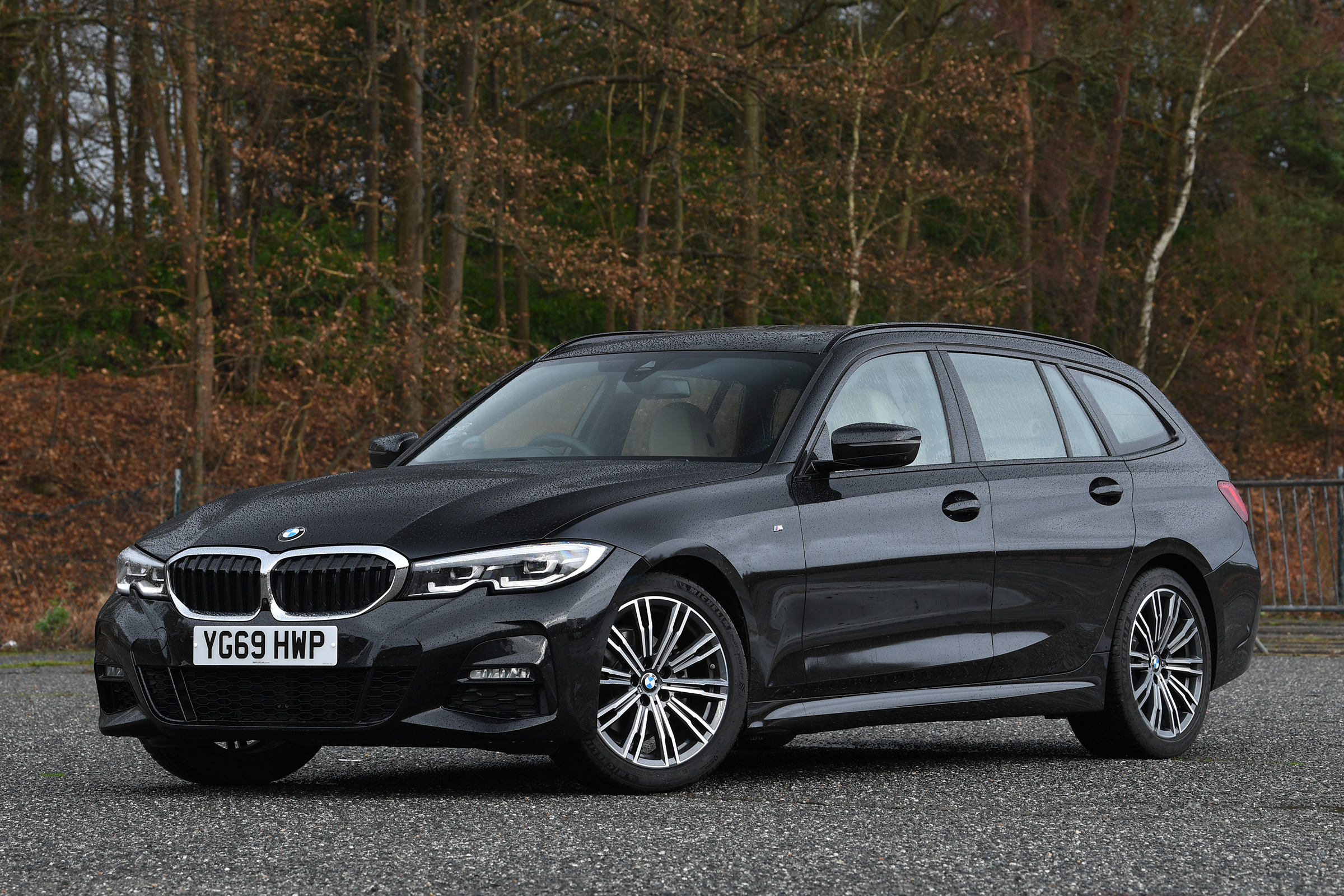 BMW 3 Series Touring - front static