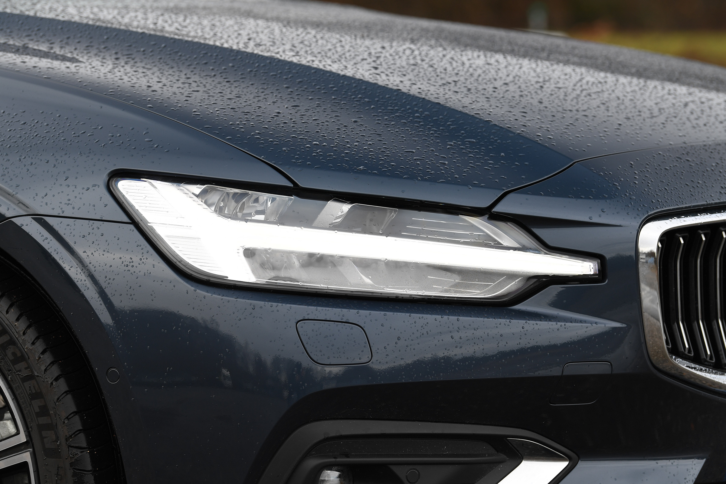 Volvo V60 - headlight