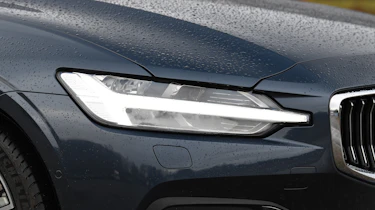 Volvo V60 - headlight