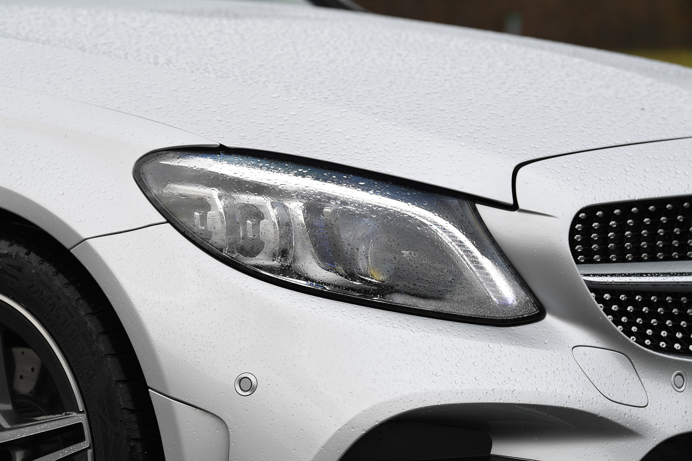 Mercedes C-Class Estate - headlights