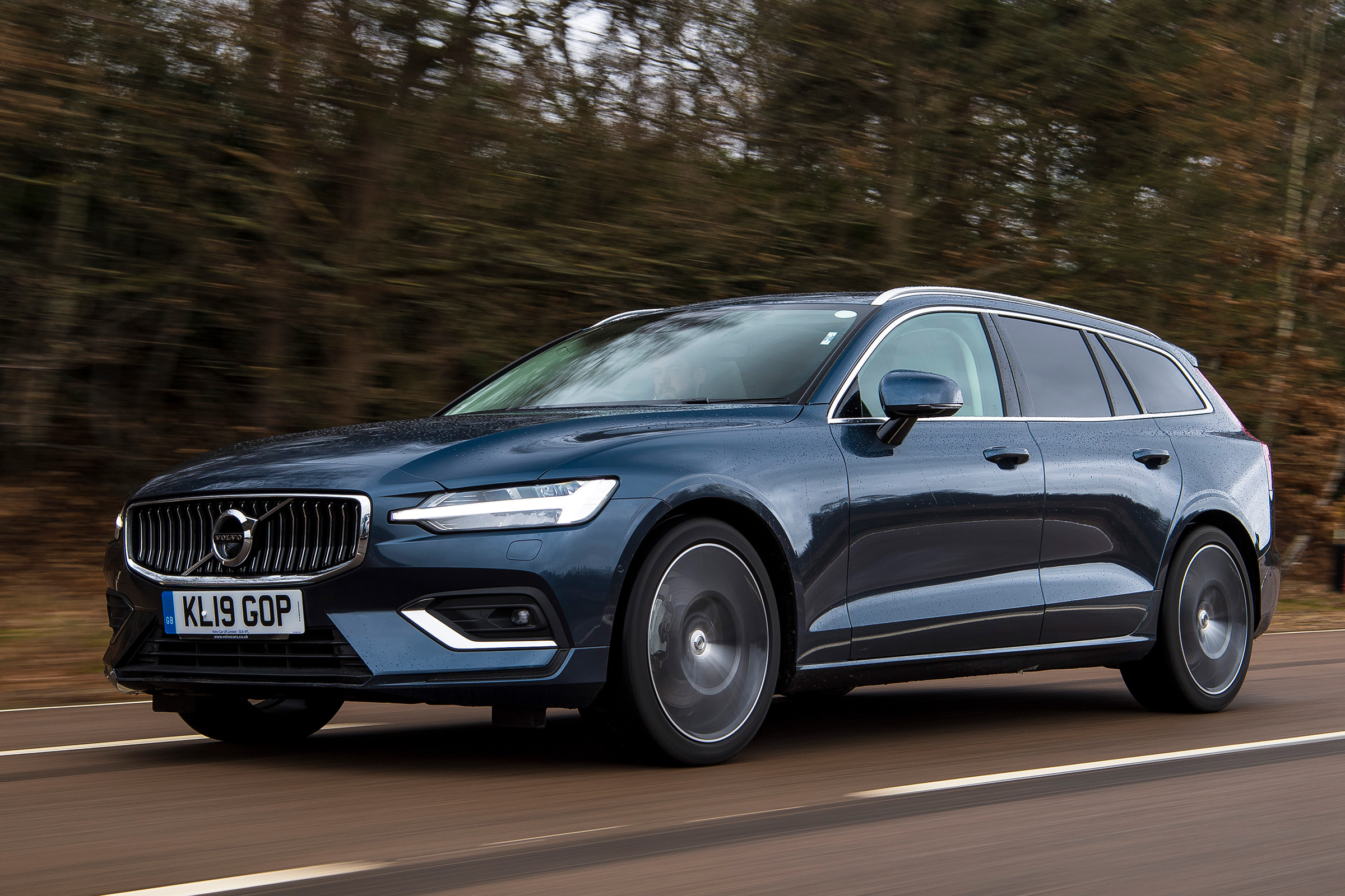 Volvo V60 - front