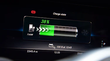 Mercedes E 300 de - long-term review - battery