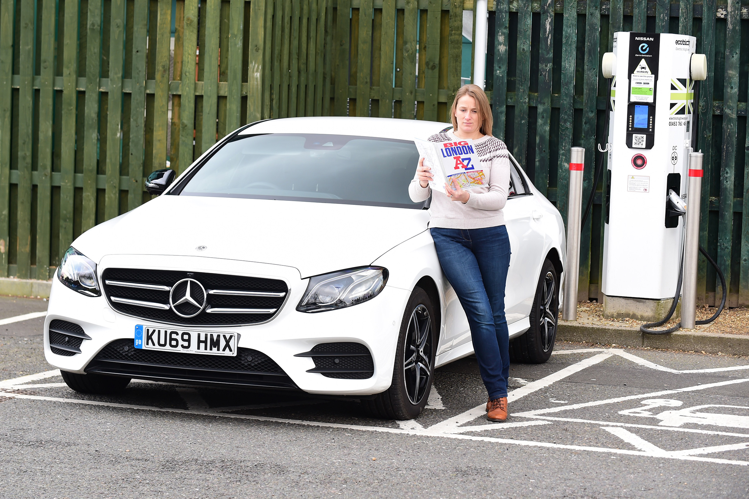 Mercedes E 300 de - long-term review - main