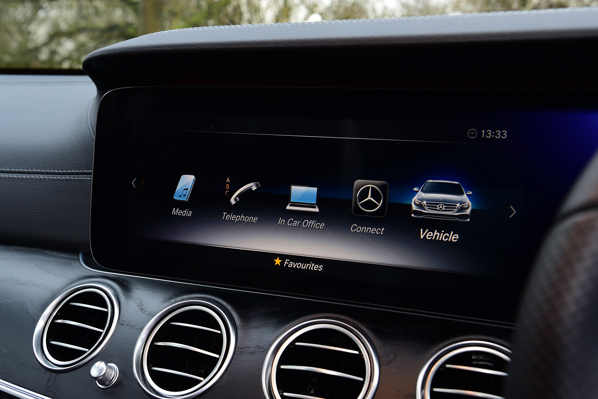 Mercedes E 300 de - long-term review - interior