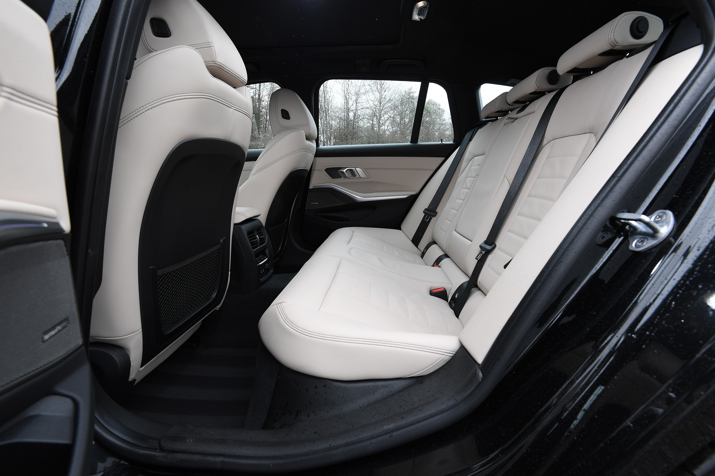 BMW 3 Series Touring - rear seat