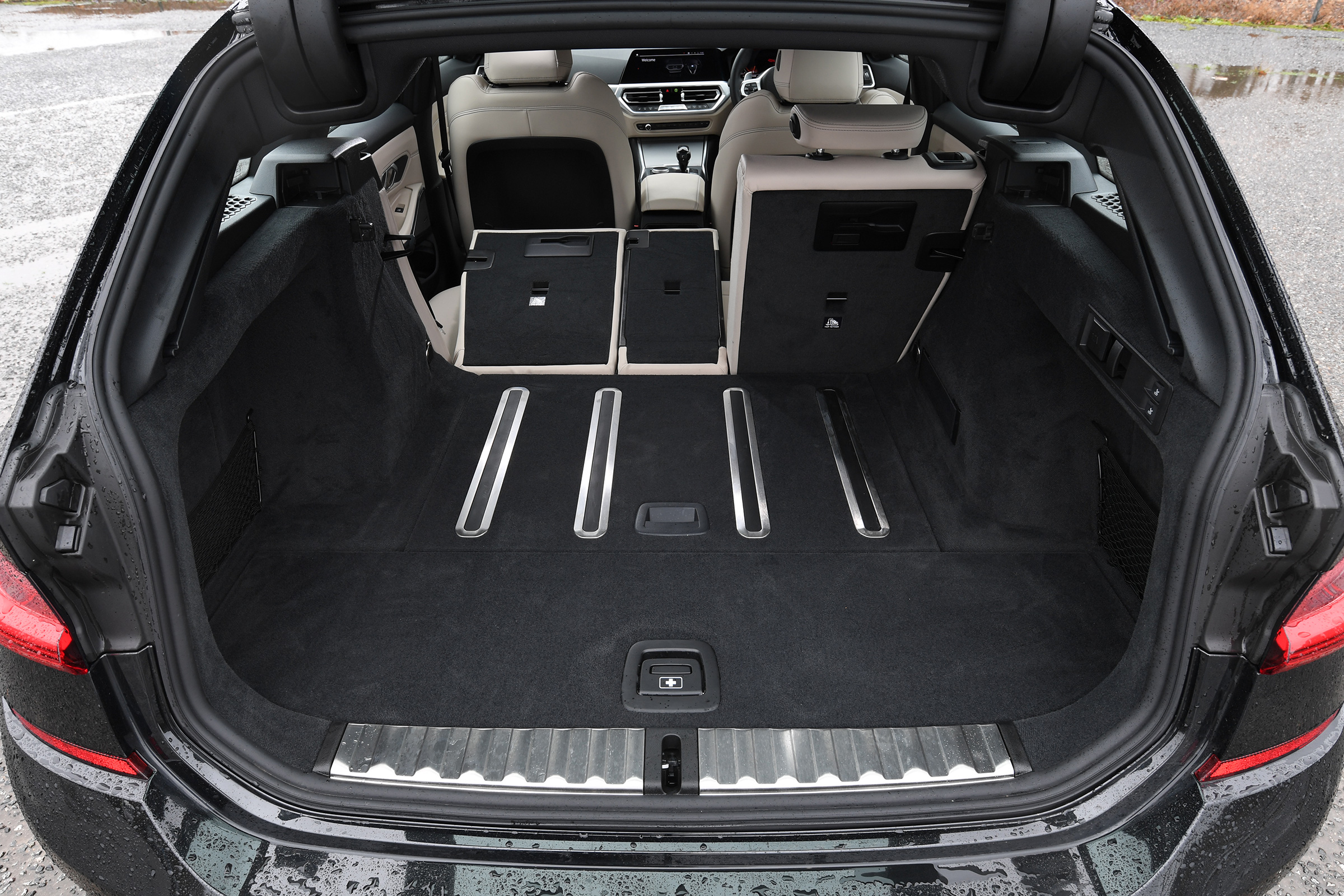 BMW 3 Series Touring - boot