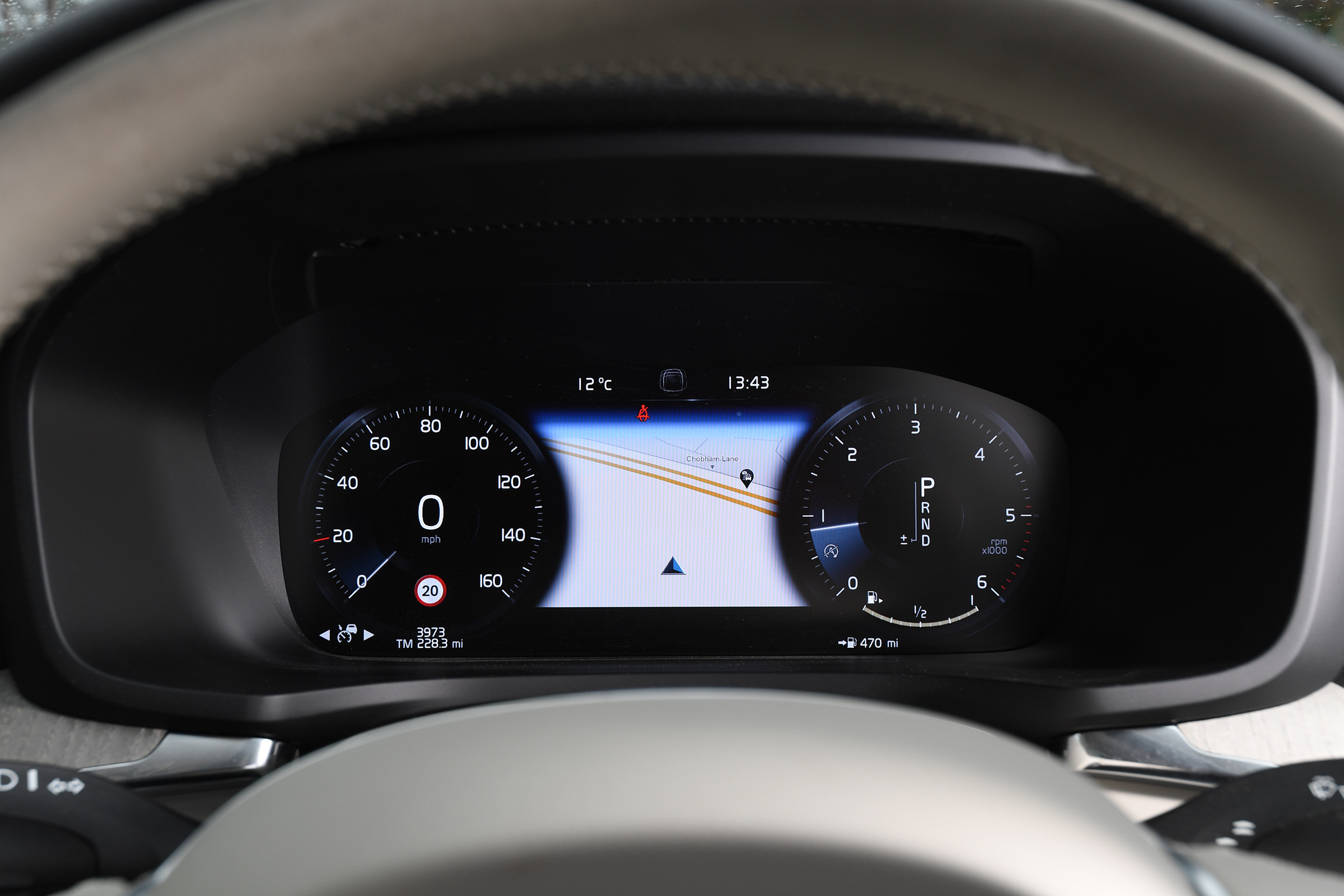 Volvo V60 - dials
