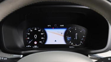 Volvo V60 - dials