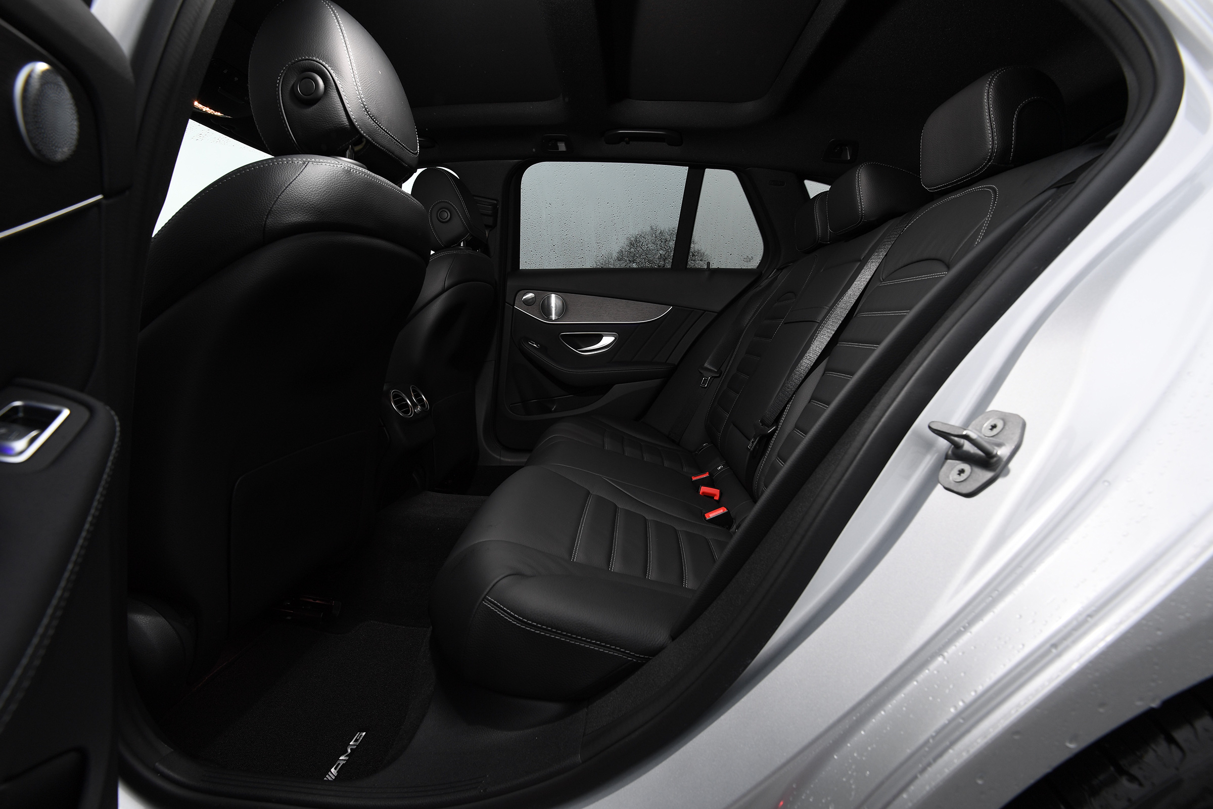 Mercedes C-Class Estate - rear seats 