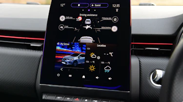 Renault Clio - screen