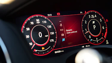 Jaguar XE P300 Long termer - dials