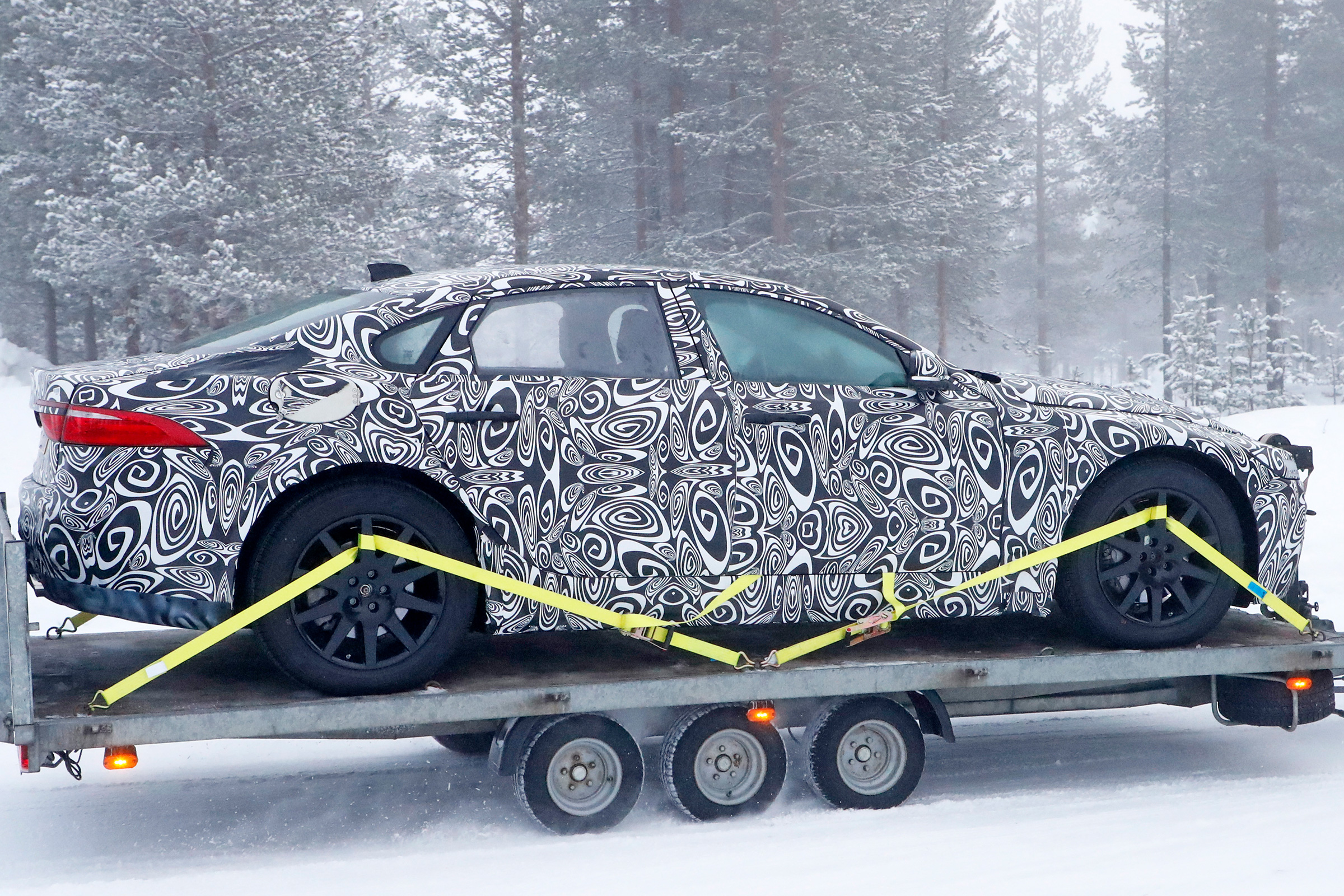 Jaguar XJ electric - spied - side static