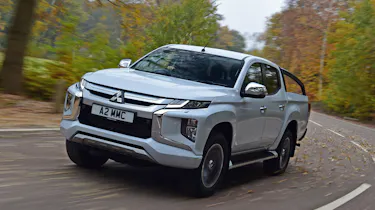 Mitsubishi L200 front
