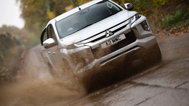 Mitsubishi L200 water splash