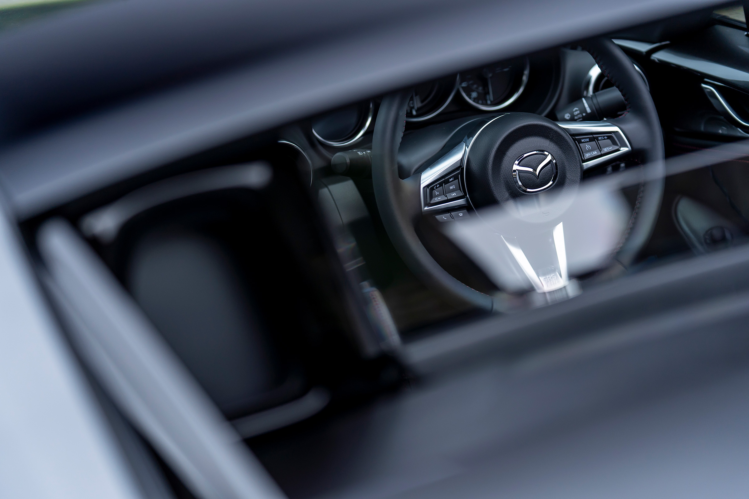 Mazda MX-5 2020 - steering