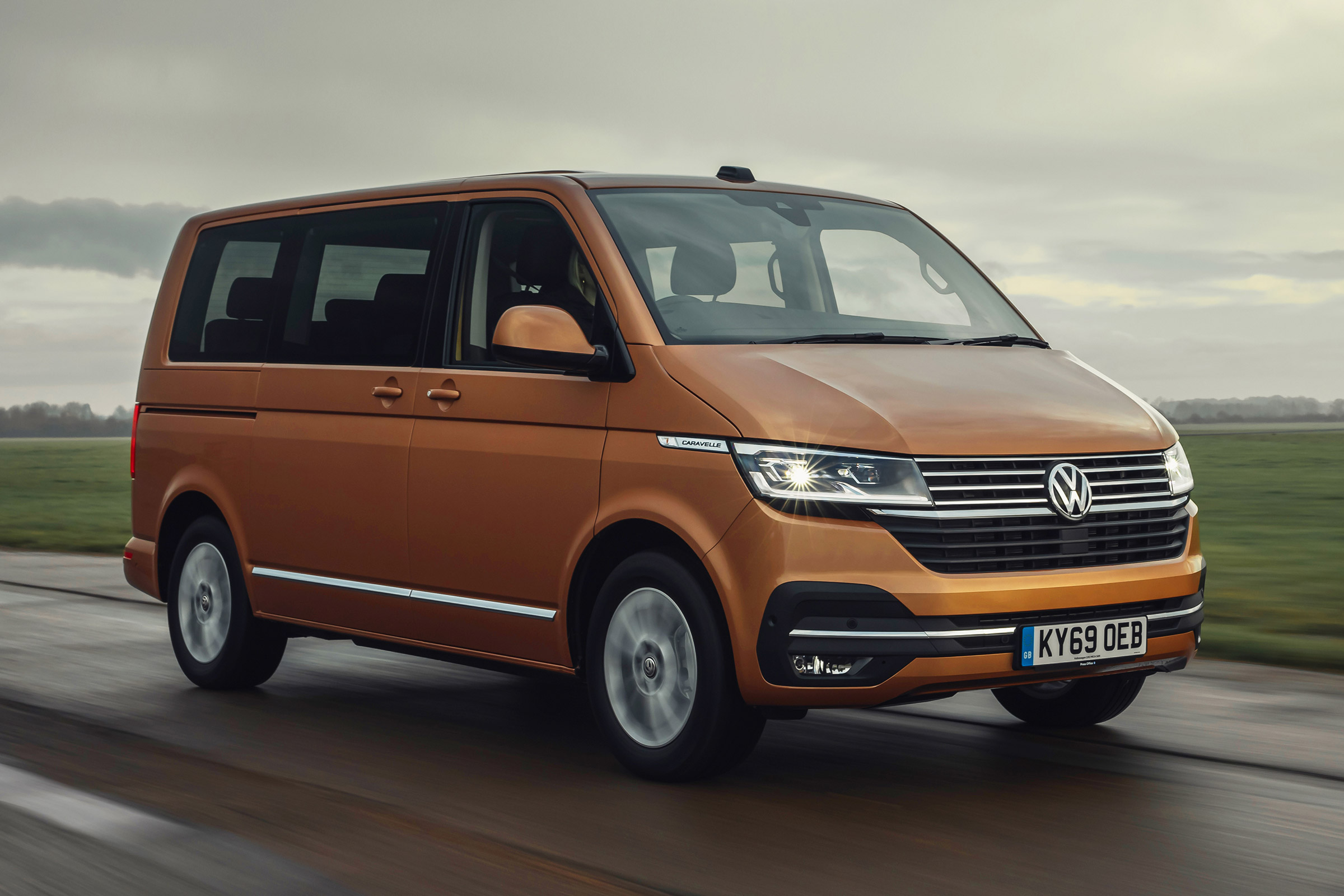 Volkswagen Caravelle - front