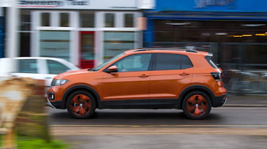 Volkswagen T-Cross 1.0 TSI - long termer first report side action