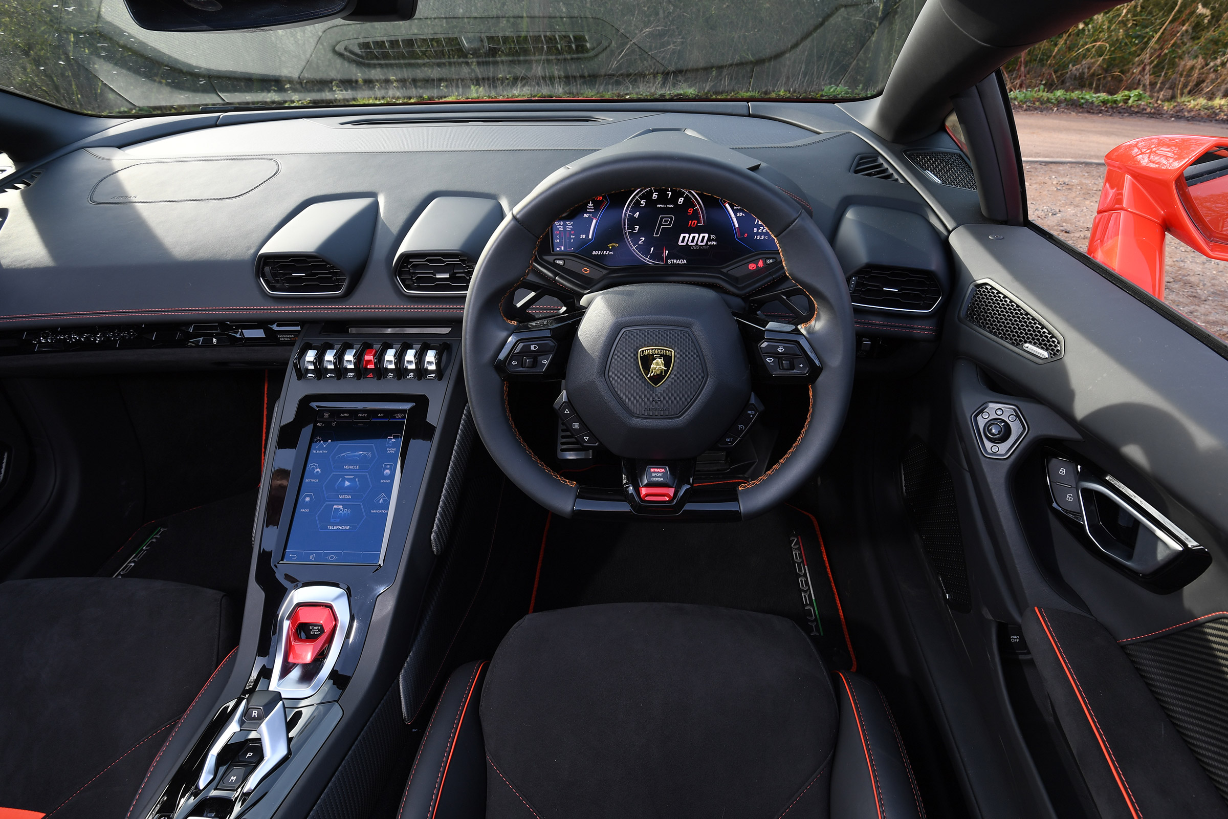 Lamborghini Huracan Evo Spyder - dash