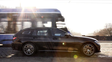 BMW 330e Touring - side