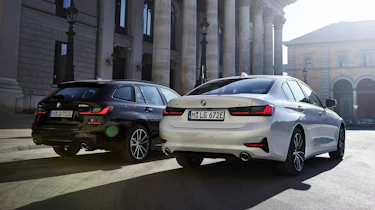 BMW 330e - range rear
