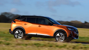 Peugeot 2008 - side