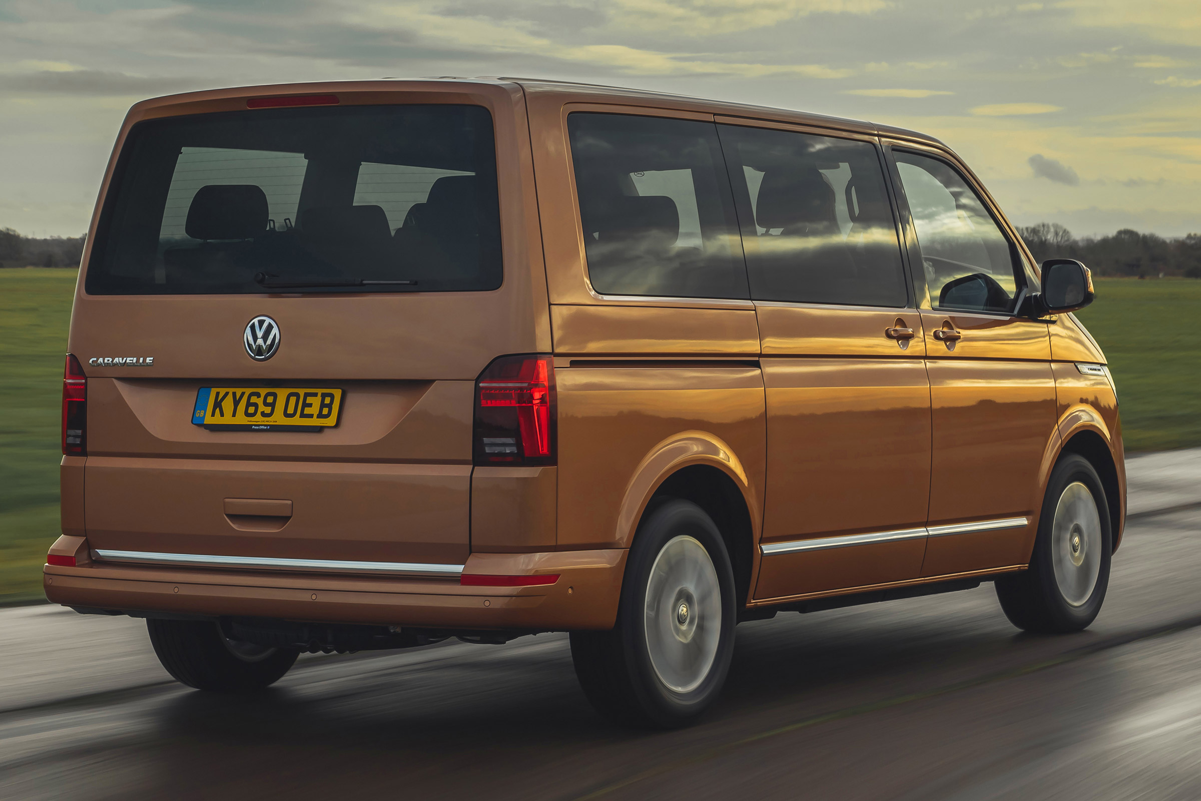 Volkswagen Caravelle - rear tracking