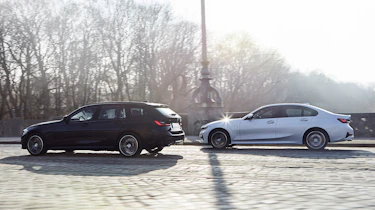 BMW 330e - range side