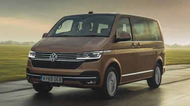 Volkswagen Caravelle - front action