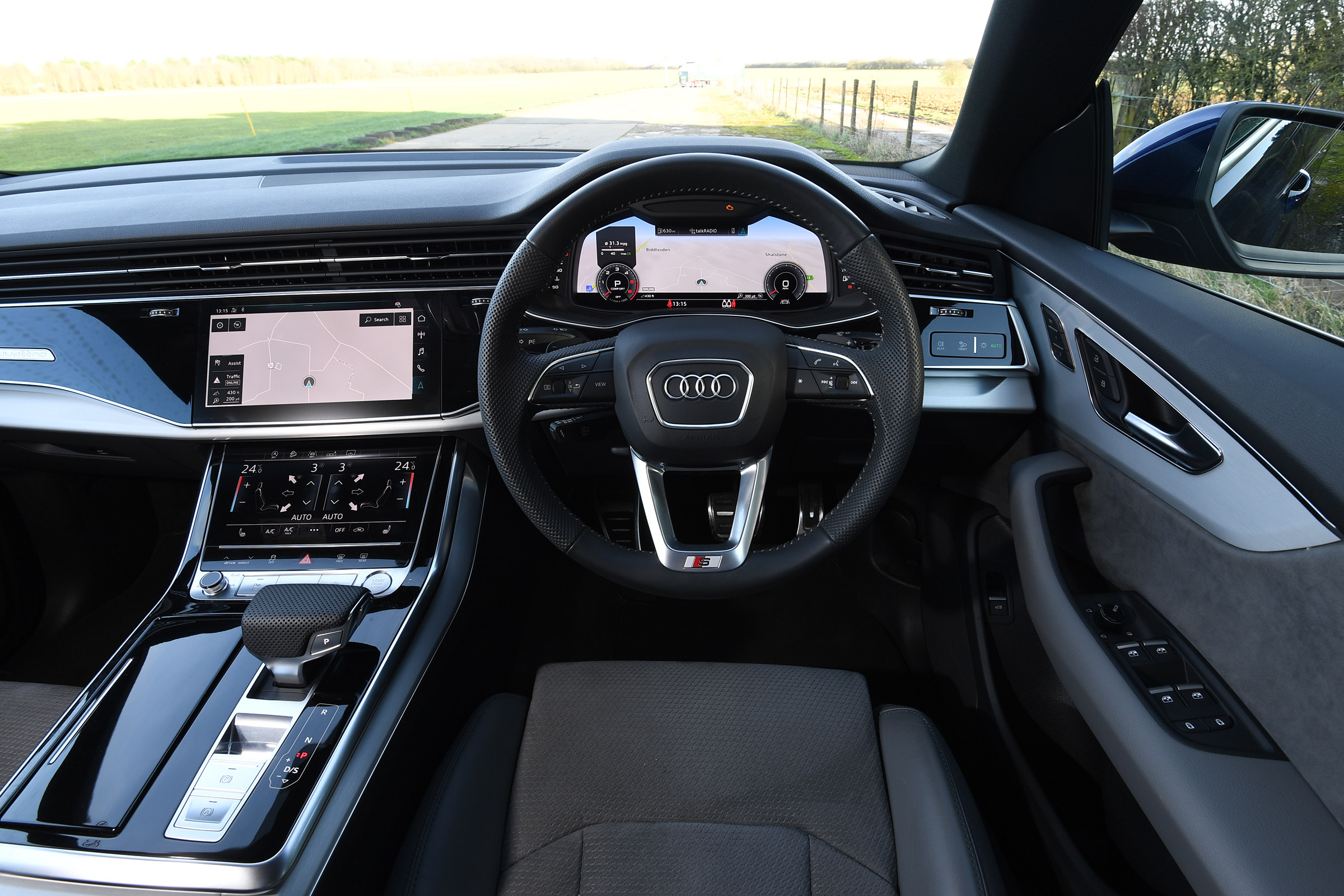Audi Q8 - dash