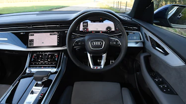 Audi Q8 - dash
