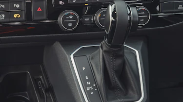 Volkswagen Caravelle - interior
