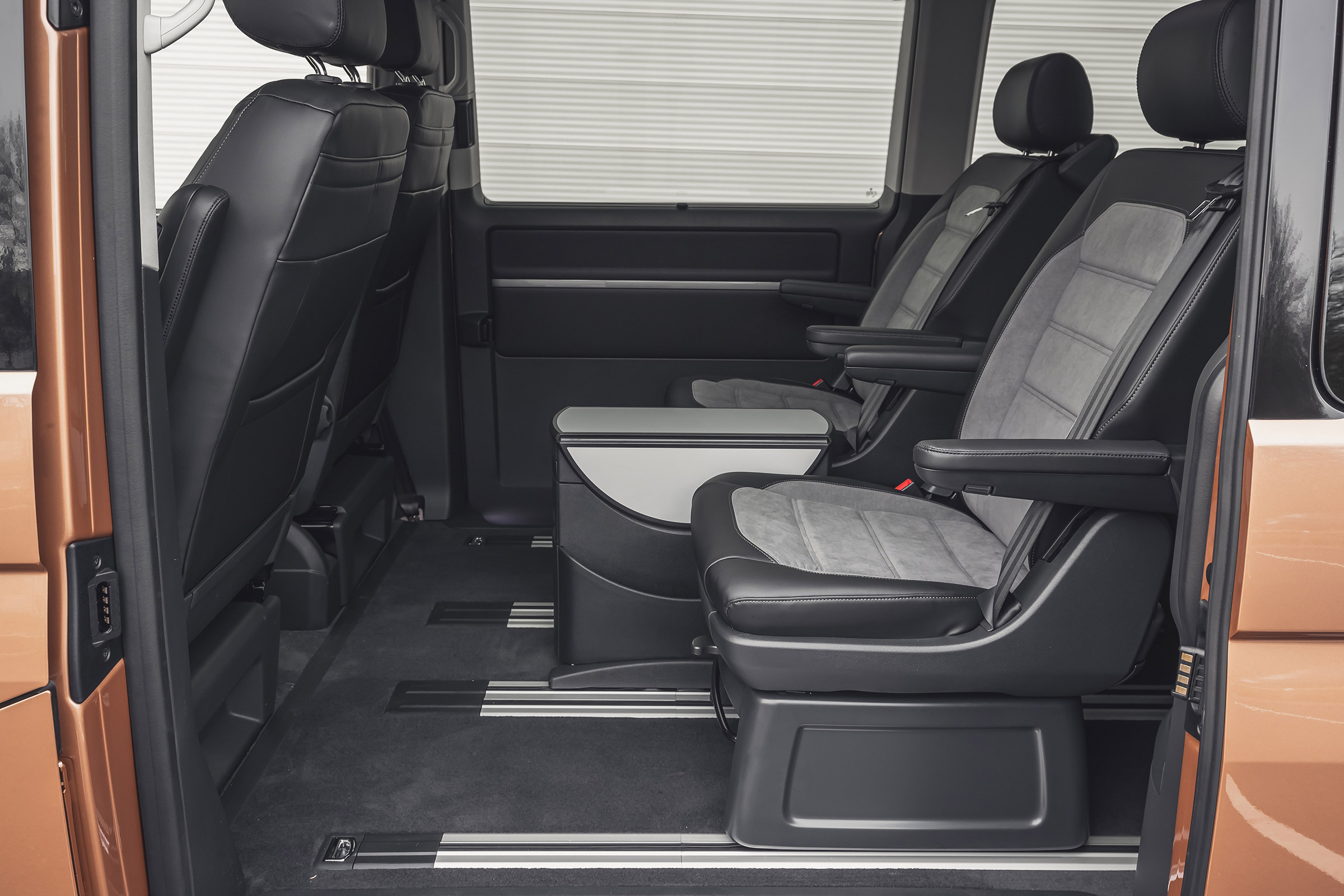 Volkswagen Caravelle - seats