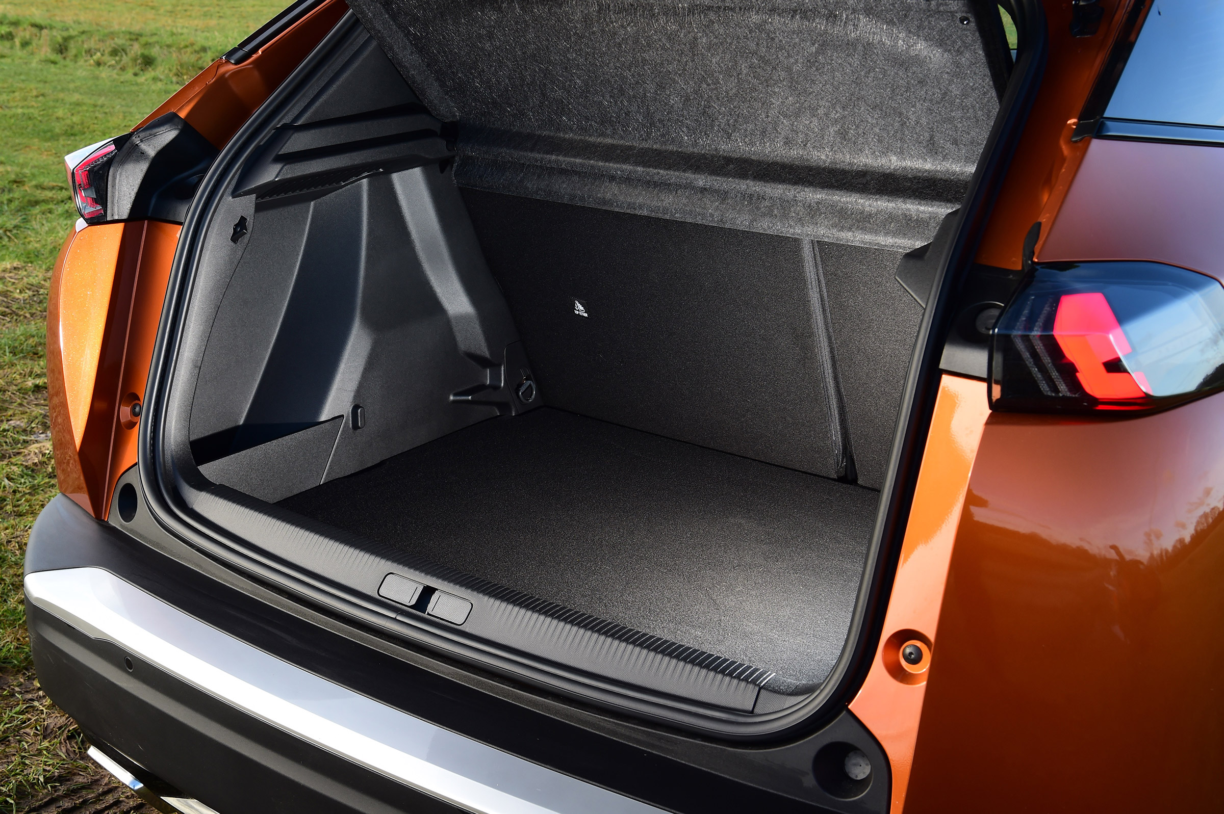 Peugeot 2008 - boot