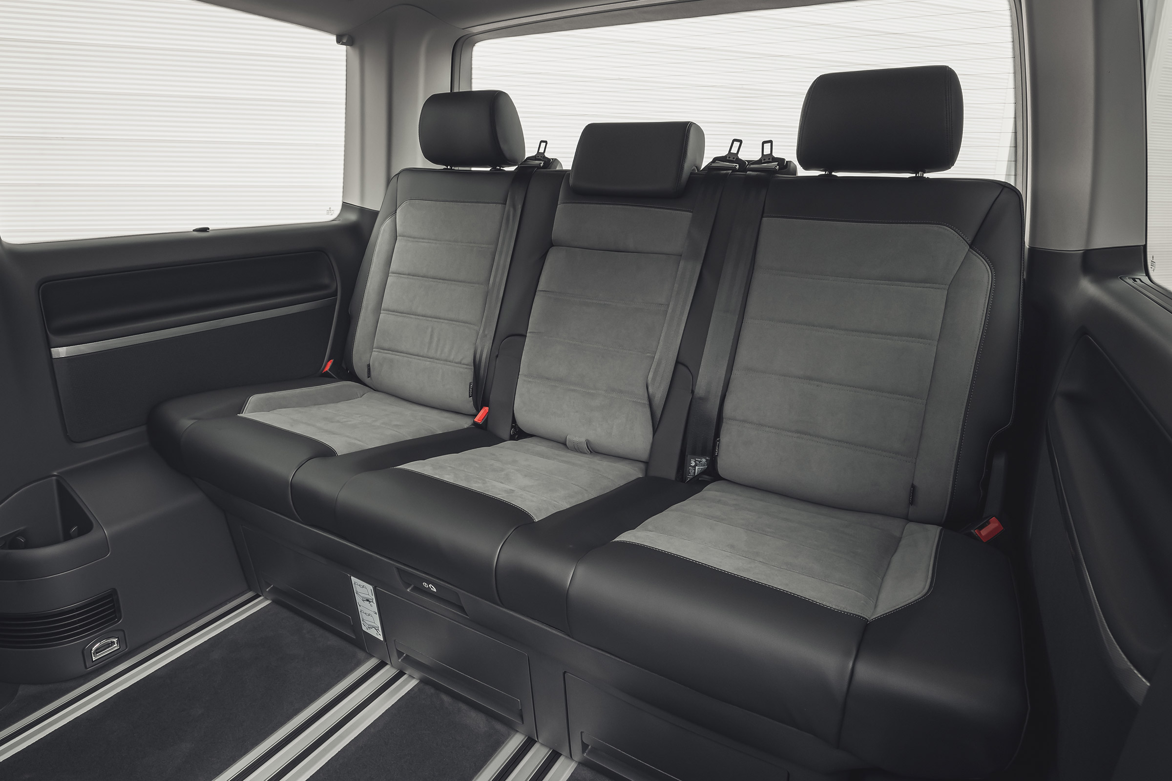 Volkswagen Caravelle - back seats