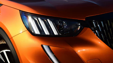 Peugeot 2008 - front lights