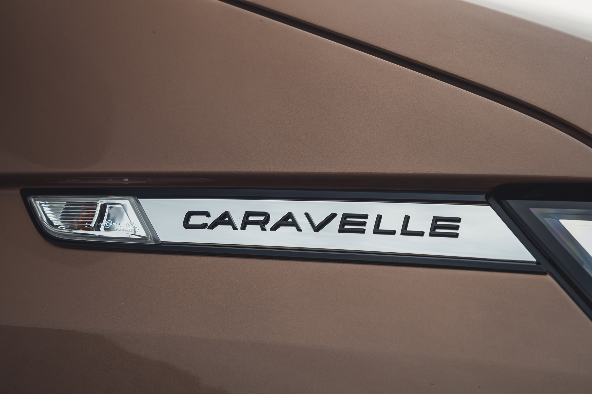 Volkswagen Caravelle - Caravelle side badge