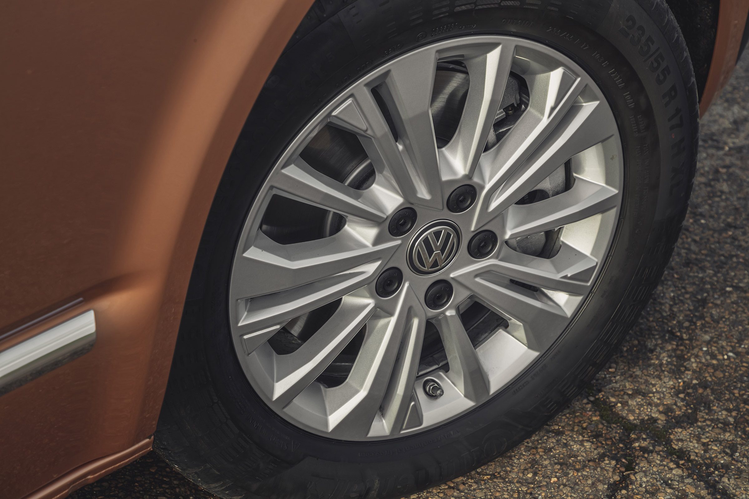 Volkswagen Caravelle - wheel