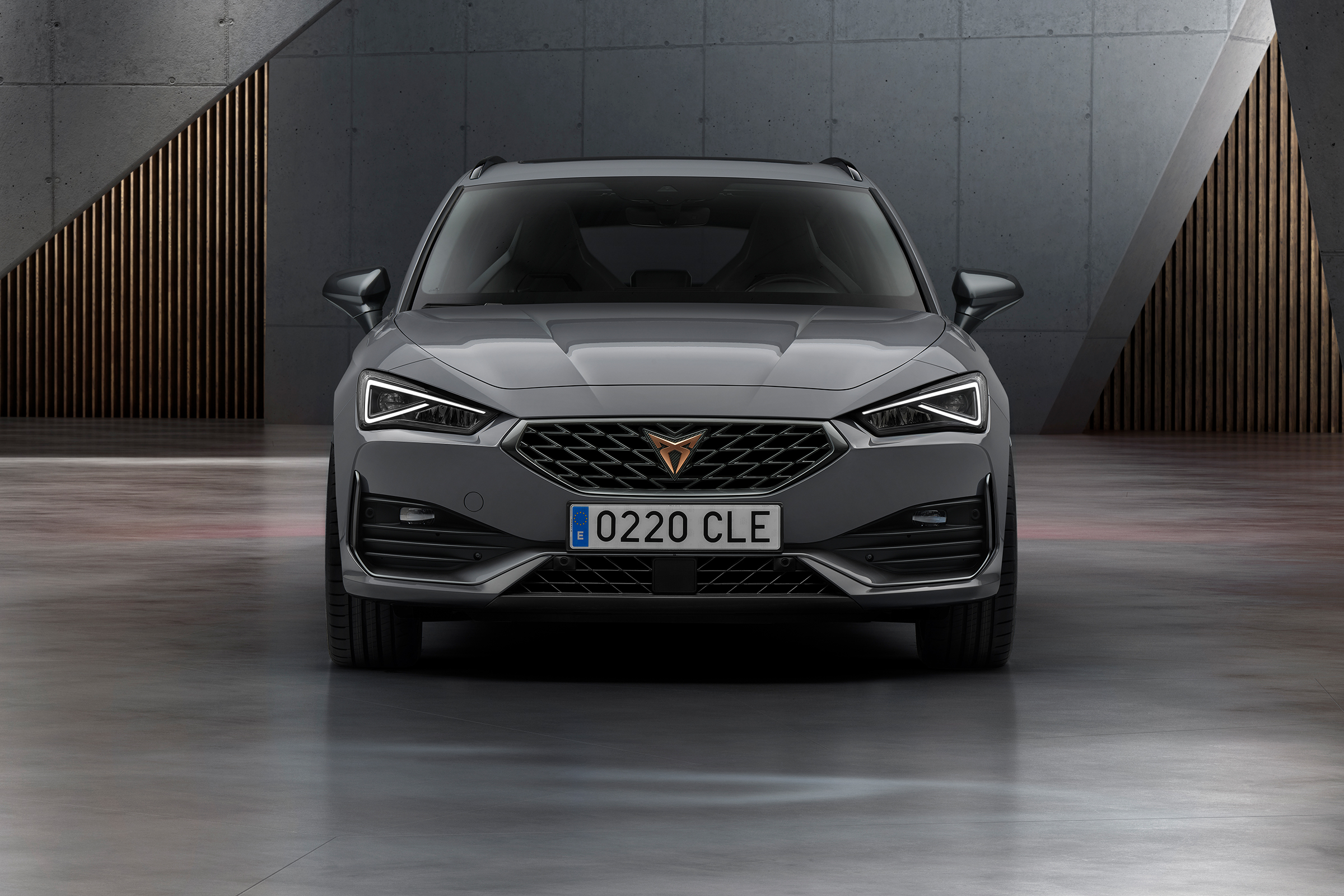Cupra Leon Estate - front static