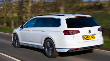 Volkswagen Passat GTE - rear tracking